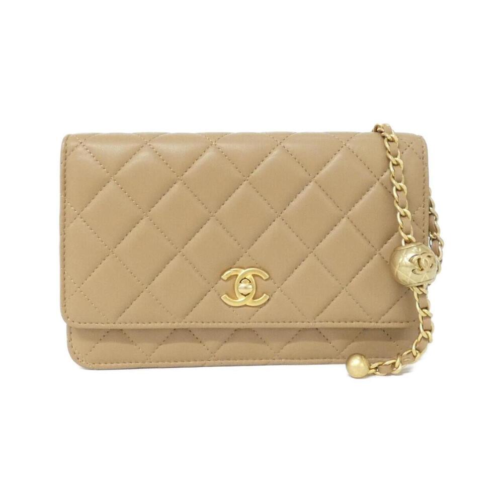 CHANEL Cream Wallet - Picture 1 of 10